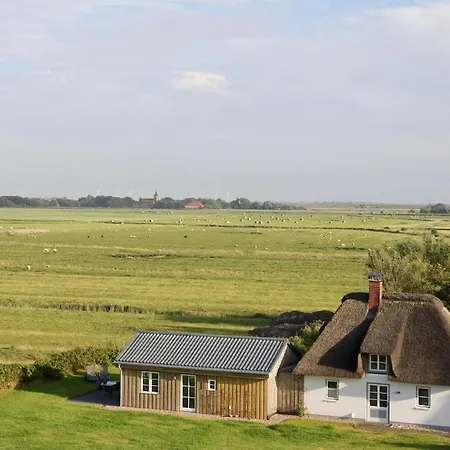 With 3 Bedrooms * Westerhever