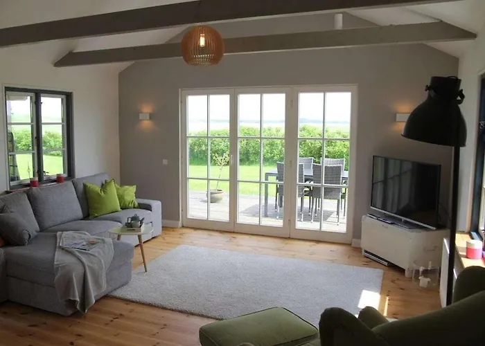 With 3 Bedrooms * Westerhever